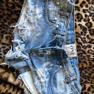 One teaspoon shorts size 26 gently worn